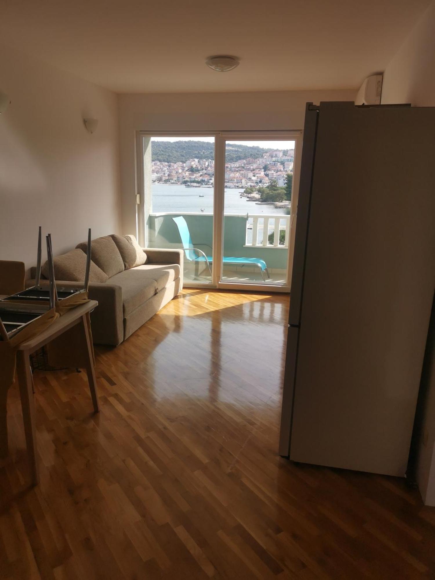Apartment Croatika On The Beach Trogir Exterior foto